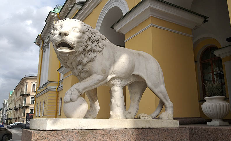 Lions in the Lobanov-Rostovsky mansion